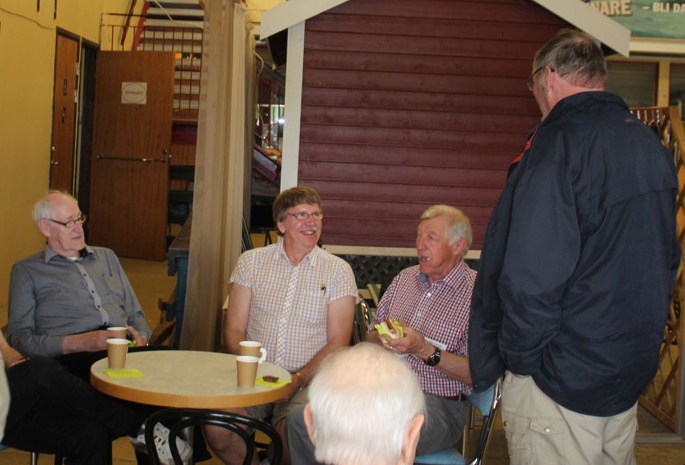 Mingle in the café corner. Mingle in the café corner.