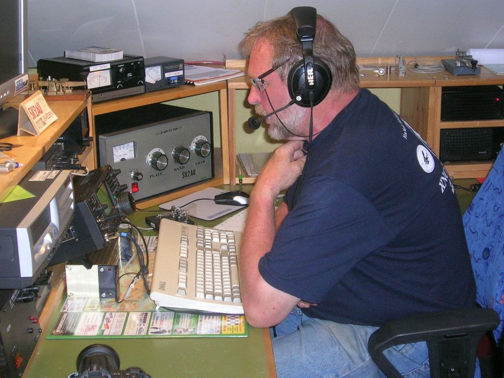 SM5EPO running VHF contest. SM5EPO running VHF contest.