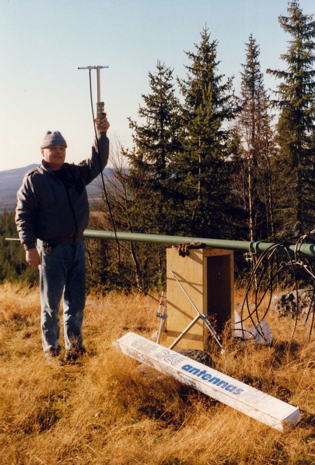 Anders/JFO as a living antenna tower... Anders/JFO as a living antenna tower...