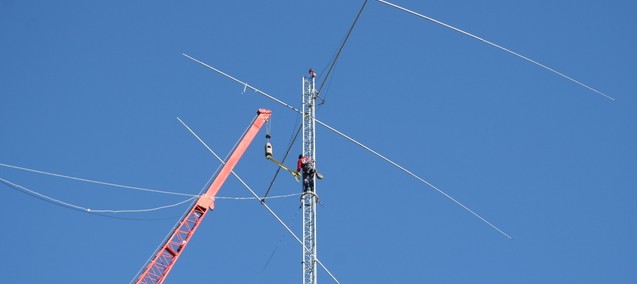 Taking down old 60m tower in Moskojärvi Taking down old 60m tower in Moskojärvi